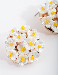 White Daisy Bouquet Stud Earrings - link has visual effect only