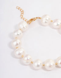 Gold Plated Freshwater Pearl Bracelet - link has visual effect only